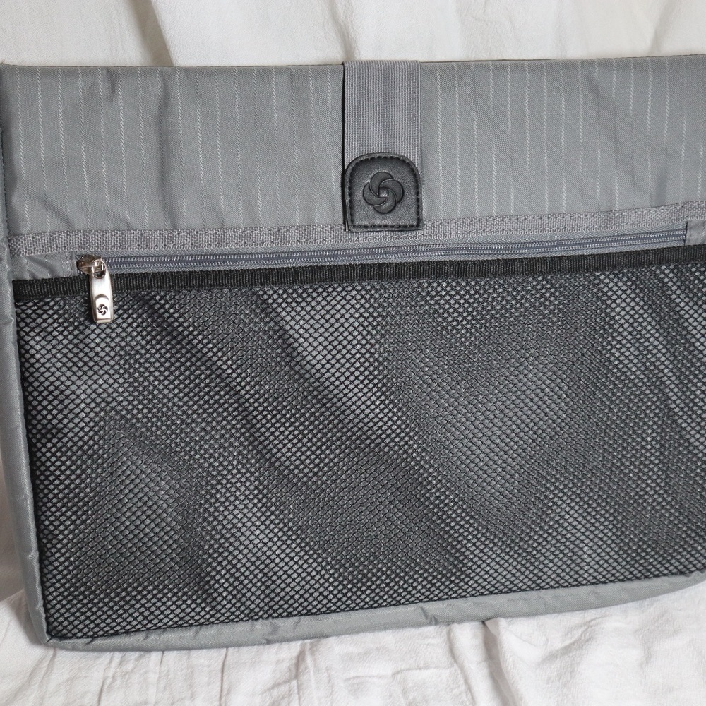 Samsonite Laptop Sleeve Grey Zippered Mesh Outer Pocket Hook and Loop Closure